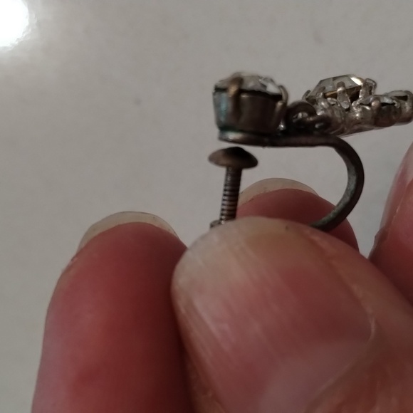 Clear Rhinestone vintage screw back earrings flower shape - Picture 8 of 8